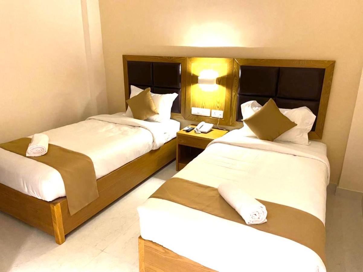 Tag Hotels Irugur Exterior photo