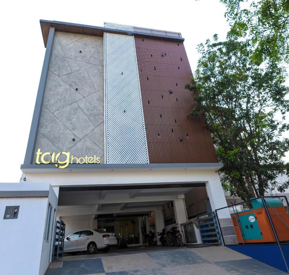 Tag Hotels Irugur Exterior photo